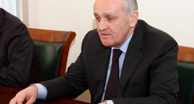 Alexander Ankvab. Sukhum, March 24, 2014. Photo © Ministry of Communications and Mass Media of the Abkhazian President, http://www.abkhaziagov.org/president/press/photo/2014-03-24-140000