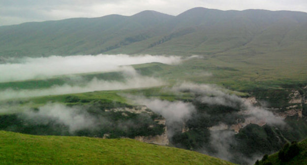 Mountains in the Naur District of Chechnya. Photo R S G, http://www.odnoklassniki.ru/group/50747788820557