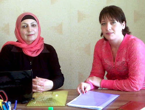 Plaintiff Madina Khadjimustafova (to the right) and her advocate Tamila Tram. Karachaevsk, June 4, 2014. Photo by Asya Kapaeva for the "Caucasian Knot"