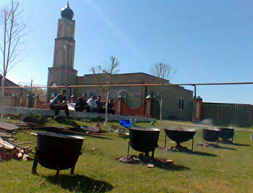 Mosque of Tukui-Mekteb aul (village), Stavropol Territory.  Photo: http://www.islamnews.ru