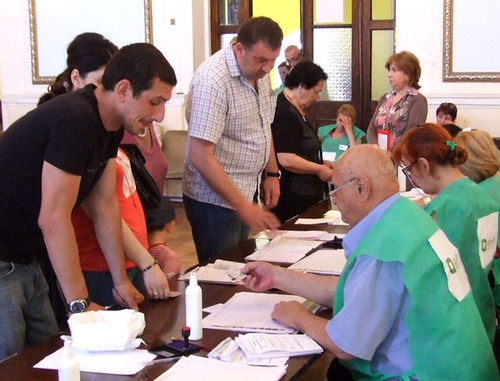 Voting in the 7th electoral precinct of Chugureti. Tbilisi, June 15, 2014. Photo by Edita Badasyan for the "Caucasian Knot"