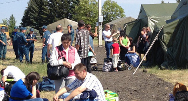 Refugees from Ukraine in one of the camps organized in Rostov Region, June 22, 2014. Photo by press-service of the MfE of the Rostov Region, www.61.mchs.gov.ru