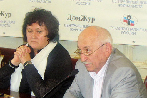 Nadezhda Azhgikhina and Ali Kamalov at the presentation of the book "Three Days in August". Moscow, June 24, 2014. Photo by Semyon Charny for the ‘Caucasian Knot’. 