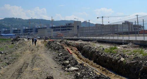 Cable-laying to the Olympic palaces. Sochi, summer 2013. Photo by Svetlana Kravchenko for the "Caucasian Knot"