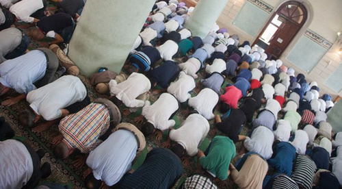 Believers praying in a mosque. Photo by Aziz Karimov for the ‘Caucasian Knot’.