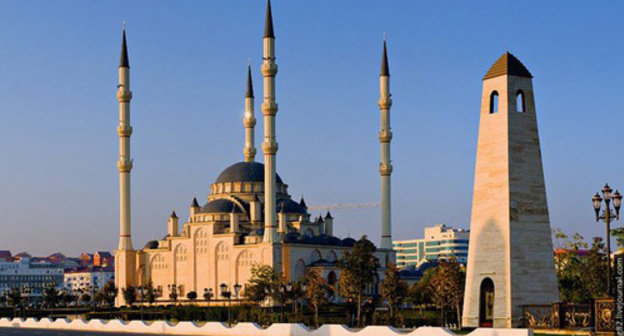 Mosque ‘Heart of Chechnya’, Grozny, Chechnya, http://stolicaplus.ru/fotogalereya1/category/2-novyj-groznyj.html?start=20