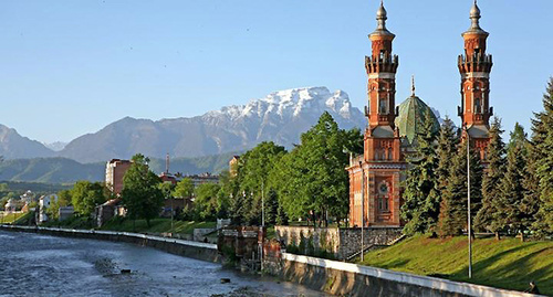 Sunni mosque of Vladikavkaz, http://www.esosedi.ru/onmap/sunnitskaya_mechet/6399682/index.html