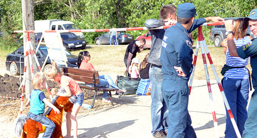 Barrier at the entrance to the field temporary accommodation centre for refugees from Ukraine. Photo by Oleg Pchelov for the "Caucasian Knot"