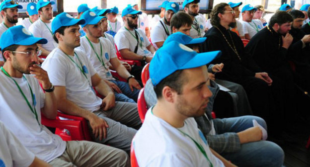 Participants of the 1st International Interreligious Youth Forum, Dagestan, Makhachkala, August 4, 2014. Photo: press-service of the head and government of the Republic of Dagestan. 