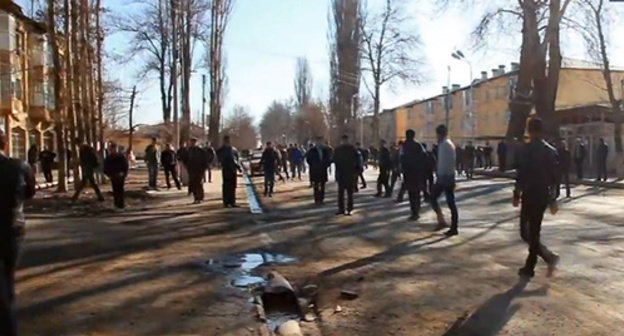 Riots in the city of Ismayilly (Azerbaijan) on January 24, 2013. Photo: screenshot of a video footage made by the "Caucasian Knot" correspondent, https://www.youtube.com/watch?v=a0SAmha5cwo