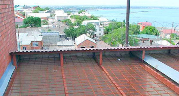 View on the city from the window of Makhachkala SIZO-1. Photo http://05.fsin.su/structure/cizo1/