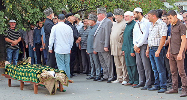 The farewell ceremony with Rasul Gamzatov. Photo by Emma Marzoeva for the "Caucasian Knot"