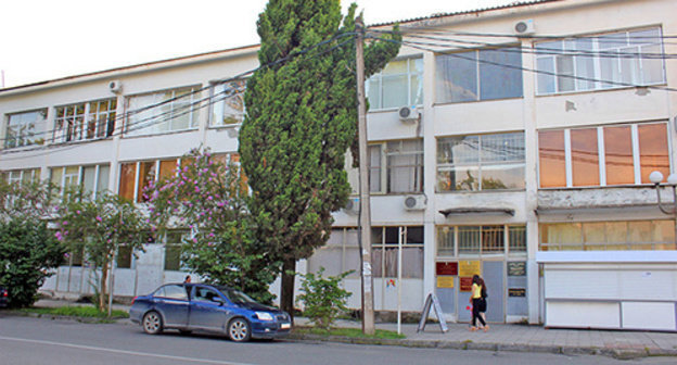 The building where the Central Election Commission (CEC) of Abkhazia is located. Photo by Anzhela Kuchuberiya for the "Caucasian Knot"