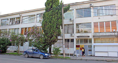 The building where the Central Election Commission (CEC) of Abkhazia is located. Photo by Anzhela Kuchuberiya for the "Caucasian Knot"