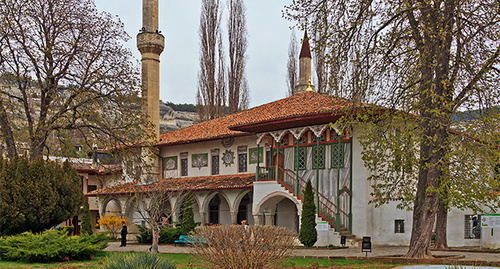 The Khan's Palace in Bakhchisaray, Crimea. Photo by Alexander Savin, https://ru.wikipedia.org/wiki/%D0%A5%D0%B0%D0%BD-%D0%94%D0%B6%D0%B0%D0%BC%D0%B8#mediaviewer/%D0%A4%D0%B0%D0%B9%D0%BB:Hansaray1.jpg