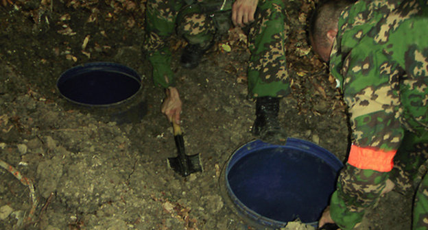 Summer camps of the armed underground and a hideout with ammunition found in Ingushetia. Photo: http://nac.gov.ru/nakmessage/2014/08/29/v-respublike-ingushetiya-obnaruzheny-letnie-stoyanki-boevikov-i-skhron-boeprip.html 