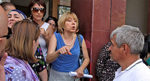 Protest action held by parents of Liceum №9 students, Makhachkala. Photo by Ruslan Alibekov for the ‘Caucasian Knot’. 