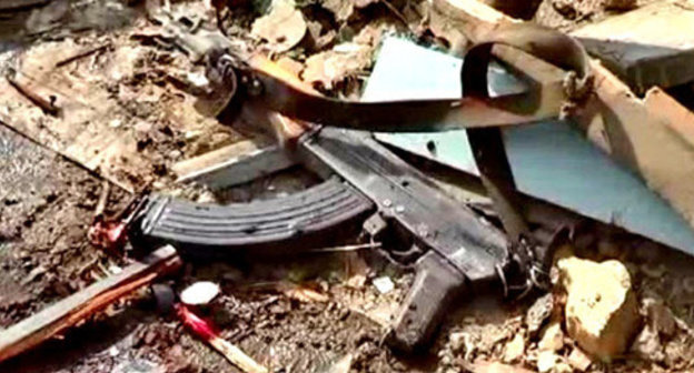 Weapons found at the site where Murad Gadjiev was killed, Kichi-Gamri, Sergokala District, Dagestan, September 5, 2014. Photo: http://nac.gov.ru