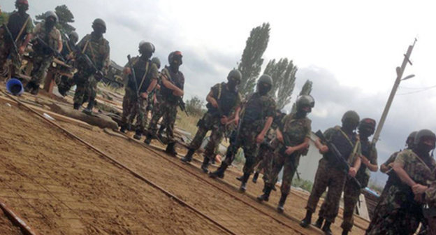 Cordoning off at the place of mass detention of mosque-goers, September 12, 2014, Derbent. Photo courtesy of an eyewitness