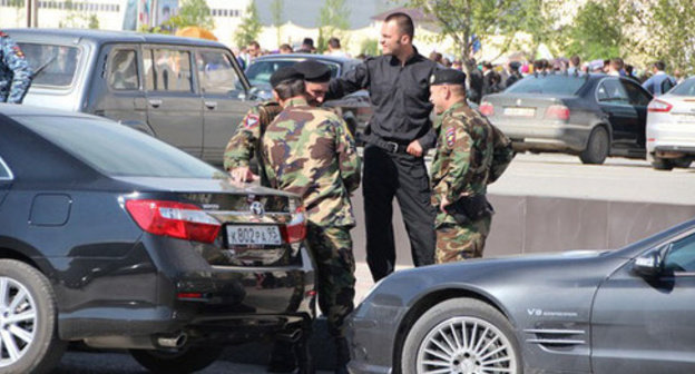 Law enforcers in the streets of Grozny. Chechnya. Photo by Magomed Magomedov for the "Caucasian Knot"