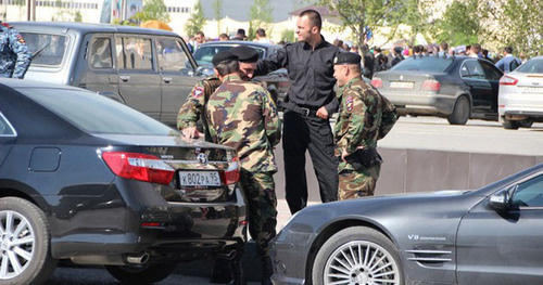 Law enforcers in the streets of Grozny. Chechnya. Photo by Magomed Magomedov for the "Caucasian Knot"