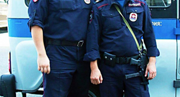 Policemen. Photo: http://30.mvd.ru