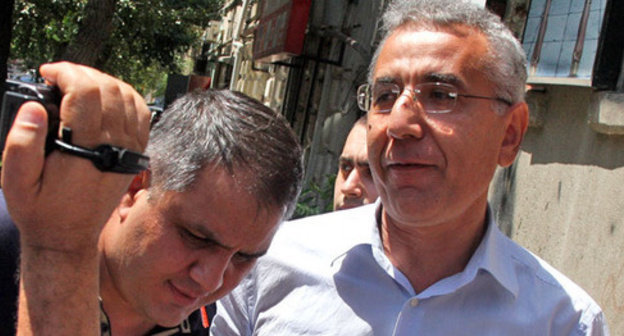 Intigam Aliev (on the right) being detained in Baku, August 8, 2014. Photo by Aziz Karimov for the ‘Caucasian Knot’. 