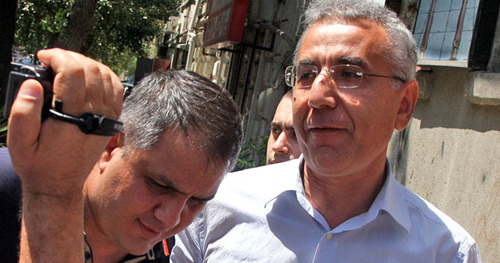 Intigam Aliev (on the right) being detained in Baku, August 8, 2014. Photo by Aziz Karimov for the ‘Caucasian Knot’. 