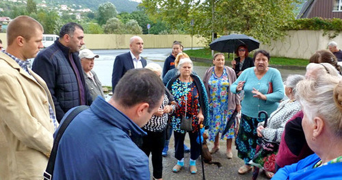 Meeting of the residents of the micro-district KSM in Sochi. September 26, 2014. Photo by Yelena Dzaganiya