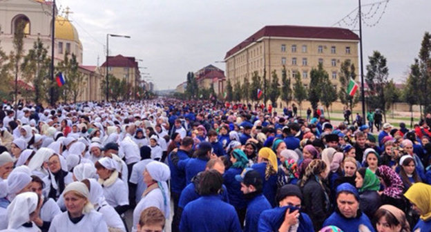 A mass march on the birthday of Russian President Vladimir Putin. Grozny, October 7, 2014. Photo by Magomed Magomedov for the "Caucasian Knot"