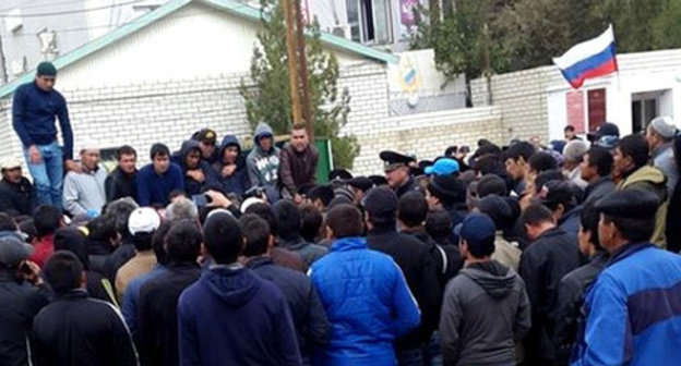 A protest action in the village of Terekli-Mekteb. October 8, 2014. Photo by an eyewitness