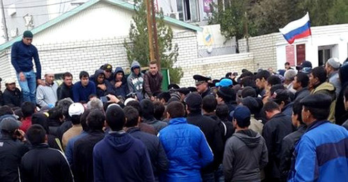 A protest action in the village of Terekli-Mekteb. October 8, 2014. Photo by an eyewitness