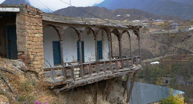 A household in the village of Gimry, Dagestan. Photo by Patimat Takhnaeva, http://www.odnoselchane.ru/?page=photos_of_category&sect=1168&com=photogallery