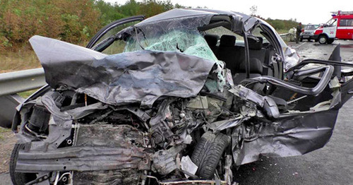 At the site of road accident, involving the car of Ibragim Lyanov, the head of the administration of the Djeirakh District of Ingushetia, October 27, 2014. Photo: Road Police Administration for the Northern Disctrict of the Russian Federation