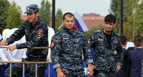 Law enforcement officers in Grozny. Photo by Magomed Magomedov for the ‘Caucasian Knot’. 