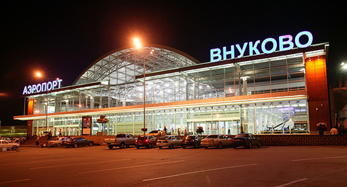 Vnukovo airport. Photo: Maxfastov, https://upload.wikimedia.org/wikipedia/commons/thumb/8/8d/Vko_international.jpg/1920px-Vko_international.jpg