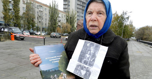 Participant of the rally in commemoration of political repressions victims, Volgograd, October 30, 2014. Photo by Tatiana Filimonova for the ‘Caucasian Knot’.