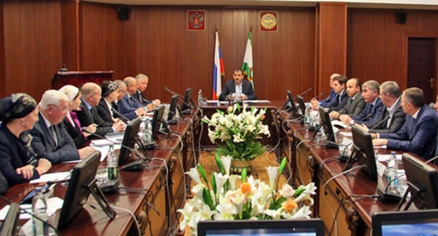 Ingushetia government discusses the issue of celebrations in connection with the 60th birthday of Ruslan Aushev. Photo: http://www.ingushetia.ru/m-news/archives/ZS1A6018.jpg