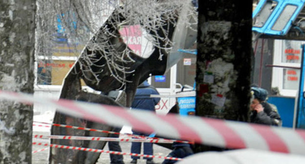 At the place of the terror act committed in a trolleybus, Volgograd, December 30, 2014. Photo by Tatiana Filimonova for the ‘Caucasian Knot’