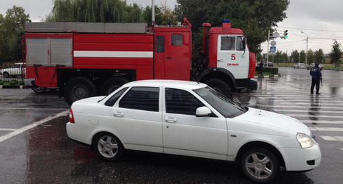 Fire-engine in the Lorsanova street in Grozny. Photo by Karina Gadzhieva for the "Caucasian Knot" 