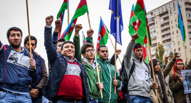 During the action, speeches were interrupted by protesters who were shouting slogans: "Resign!", "Freedom!", "Azerbaijan!" Photo by Aziz Karimov for the ‘Caucasian Knot’. 