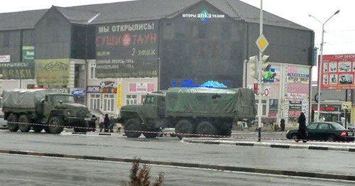 Trucks of law enforcers in the streets of Grozny. Photo by Magomed Magomedov for the ‘Caucasian Knot’. 