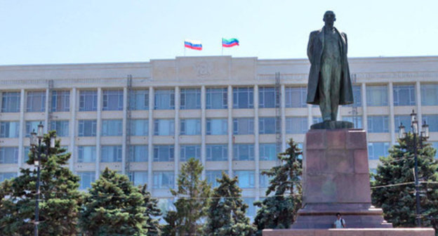 The building of the administration of Makhachkala. Dagestan. Photo: Al-Gimvraviy https://ru.wikipedia.org