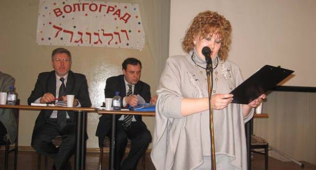 Yael Ioffe, the leader of the Jewish community in Volgograd, speaks at the seminar “Effective counteraction against extremism and xenophobia”. November  23, 2009. Photo by the "Caucasian Knot"