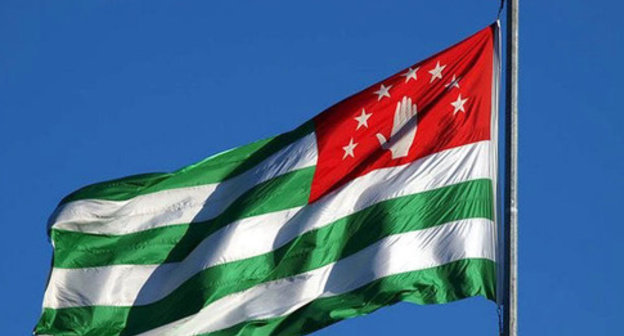 Flag of Abkhazia. Photo by Nina Zotina, http://www.yuga.ru/