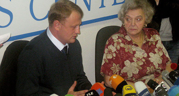 Aleksey Dymovskiy meets with journalists. Press-conference in Moscow, Independent press centre, November 10, 2009. Photo by the "Caucasian Knot"
