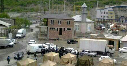 Headquaters of counterterrorist operation in the village of Gimry, Untsukul District of Dagestan. Photo: http://gimry.ucoz.com/