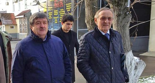 Musaev (to the left) and Magomed Gushakaev (to the right), the advocates of the Kislovodsk Imam Kurman-Ali Baichorov. Photo by Magomed Magomedov for the "Caucasian Knot"