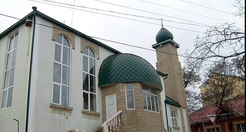 The mosque named after Saifulla-qadi Bashlarov (Makhachkala, Russia, Dagestan). Photo: http://islamcenter.ru/?item=495#prettyPhoto