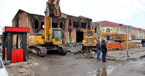 Road-building machinery at the Berkat market in Grozny, December 5, 2014. Photo by Magomed Magomedov for the ‘Caucasian Knot’.  